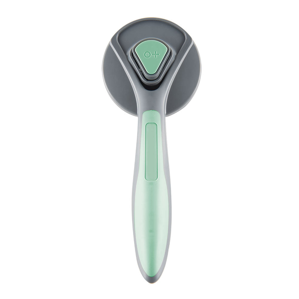 Pet slicker brush detail